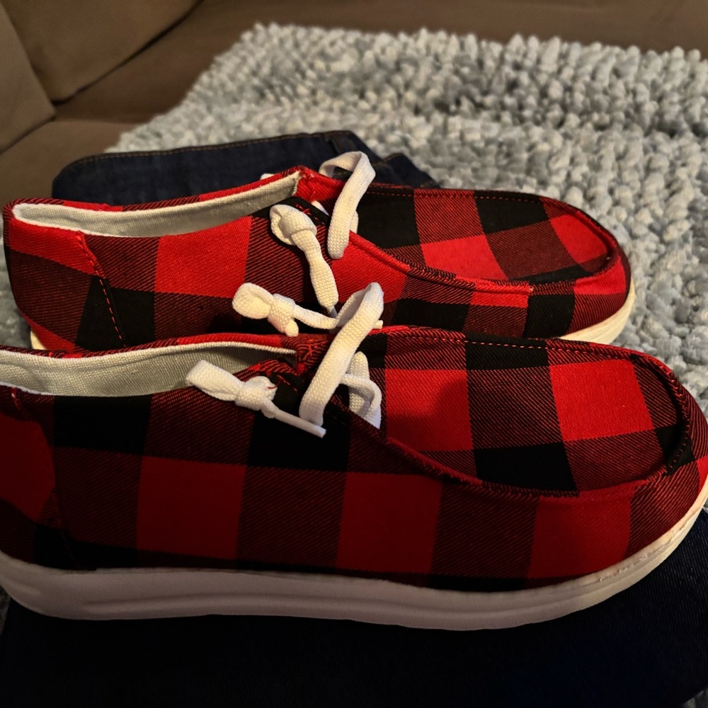 Plaid Red and Black Women's Shoes - Picture 2 of 4